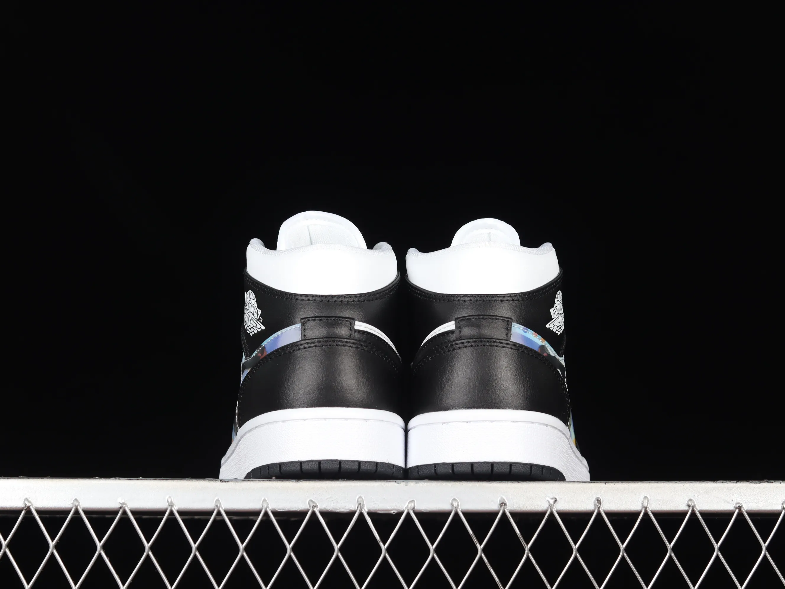 All categories Air Jordan Jordan series basketball shoes Air Jordan 1 Mid Air Jordan 1 Mid AJ1 Joe 1 naked eye 3D black and white Zhongbang basketball shoes DR9495-001